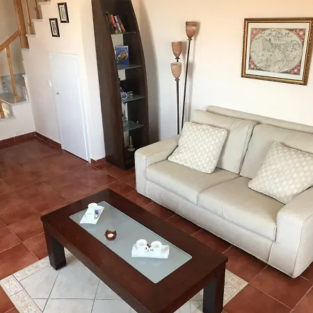 Вилла Maisonette With Sea View & Pool Палиури