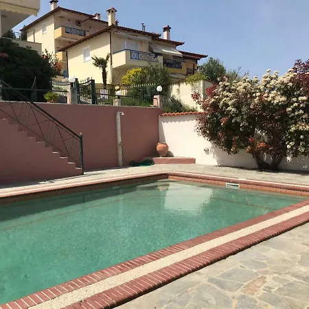 Vilă Maisonette With Sea View & Pool