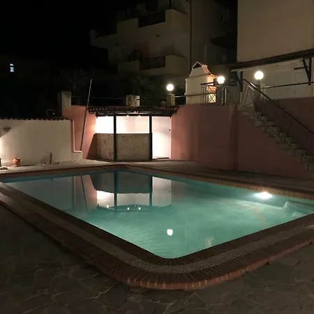 Вилла Maisonette With Sea View & Pool Палиури