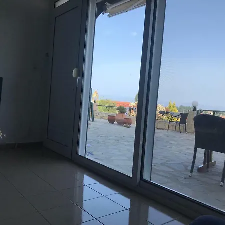 Вилла Maisonette With Sea View & Pool Палиури